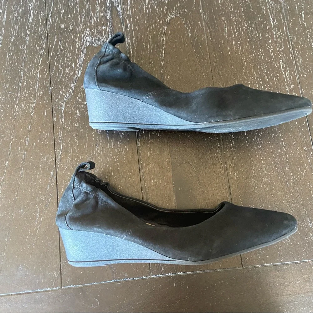 Blondo Waterproof Black Suede Wedge‎ Etta Pumps Size 8